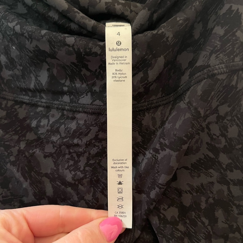Lululemon leggings align- wild thing camo deep coal size 4